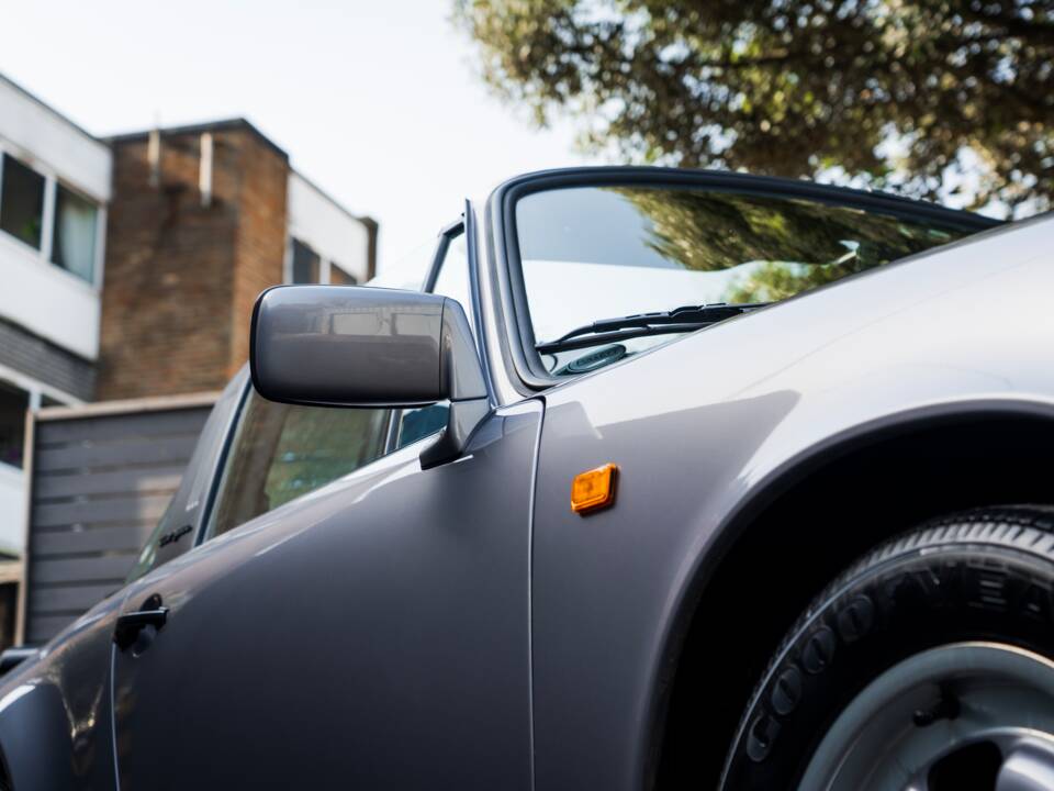 Bild 47/58 von Porsche 911 Carrera 3.2 (WTL) (1988)