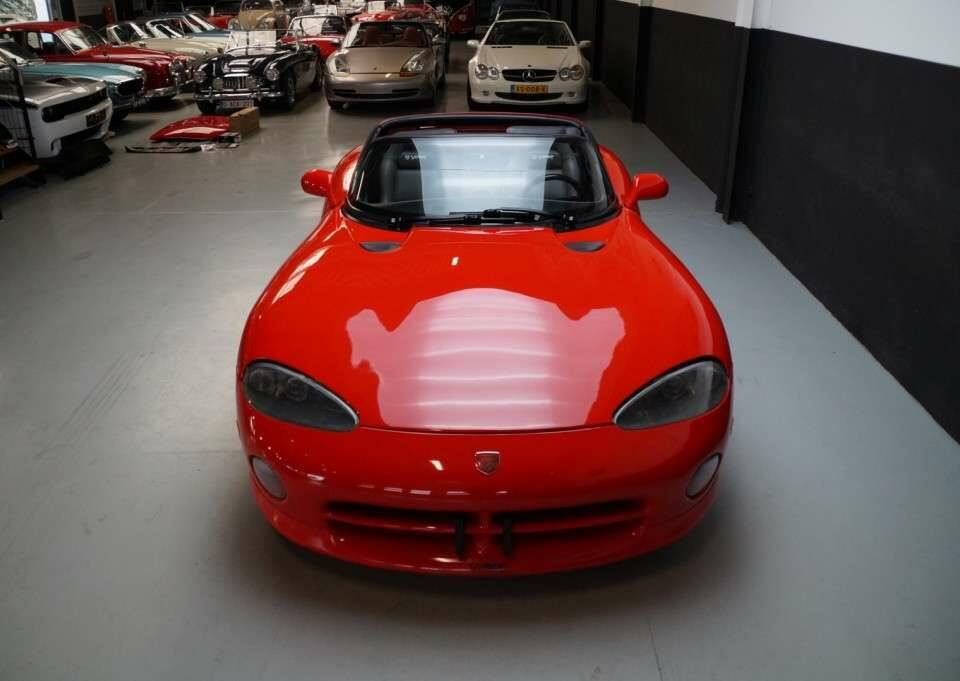 Image 32/50 of Dodge Viper RT&#x2F;10 (1994)