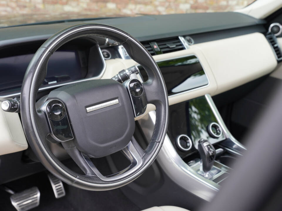 Image 15/50 of Land Rover Range Rover Sport P400e PHEV (2020)