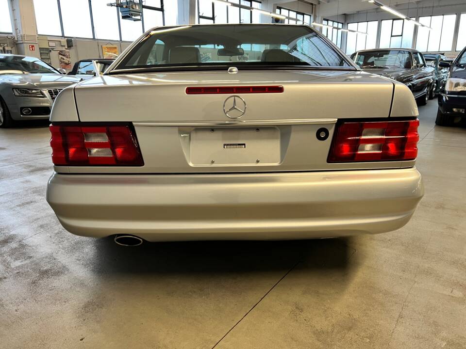 Image 28/82 of Mercedes-Benz SL 500 &quot;Silver Arrow&quot; (2001)