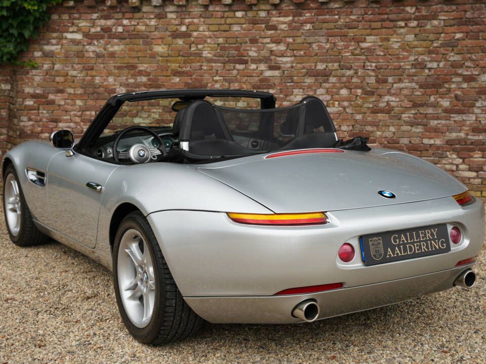 Image 32/50 of BMW Z8 (2000)