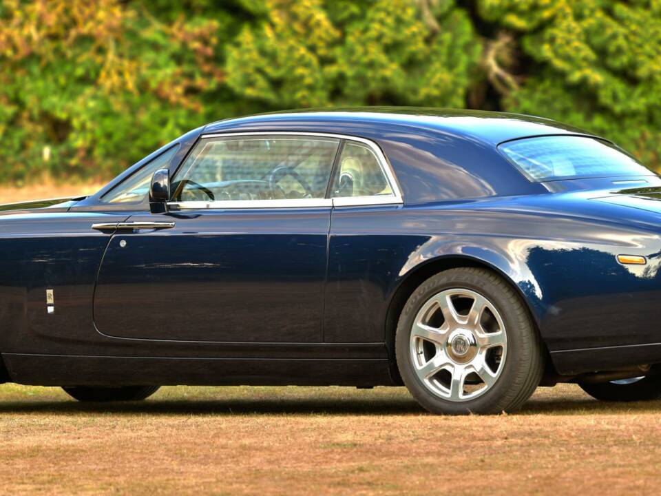 Image 8/50 of Rolls-Royce Phantom Coupé (2010)