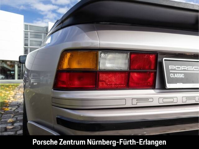 Immagine 11/39 di Porsche 944 Turbo (1988)