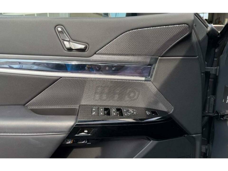 Image 7/9 de BMW i7 eDrive50 (2023)