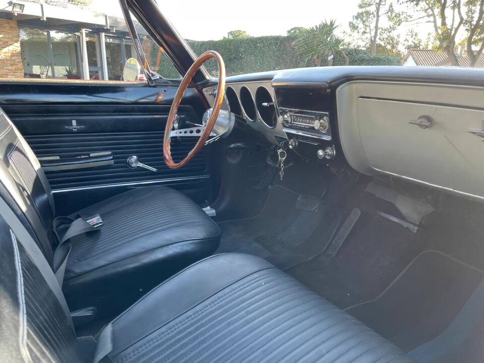 Image 5/5 of Chevrolet Corvair Monza (1965)