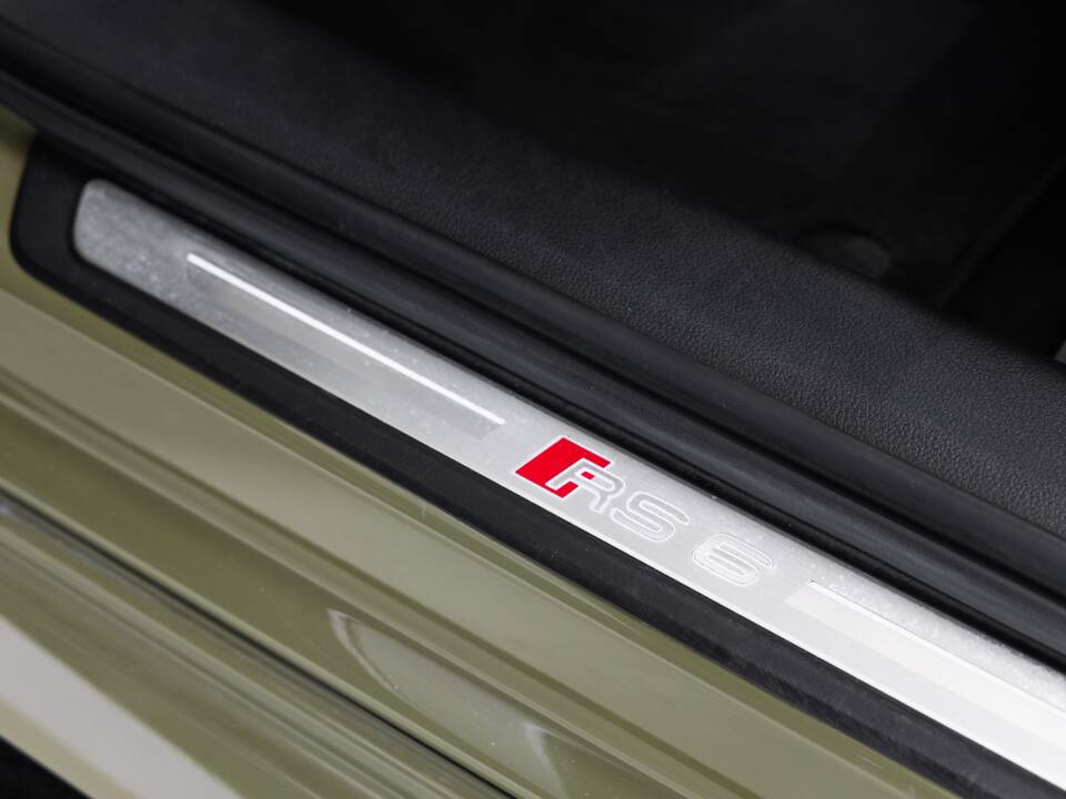 Image 11/40 of Audi RS6 Avant (2019)