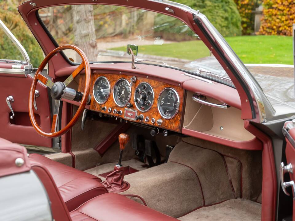 Afbeelding 11/29 van Aston Martin DB 2&#x2F;4 Mk II DHC (1956)