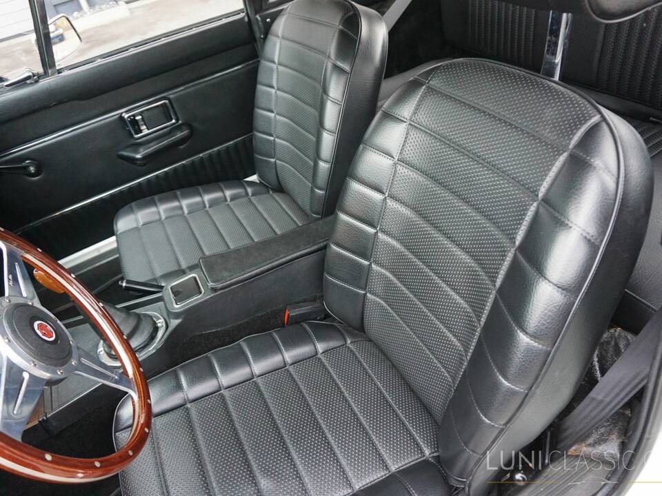 Image 42/54 de MG MGB GT (1974)