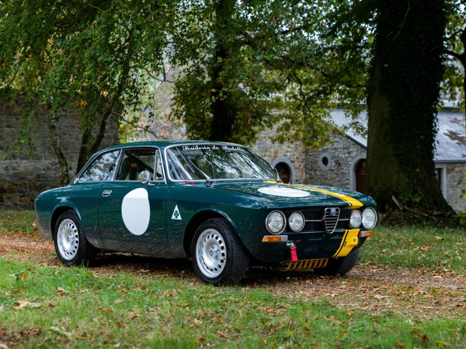 Image 1/20 of Alfa Romeo 1750 Berlina (1969)