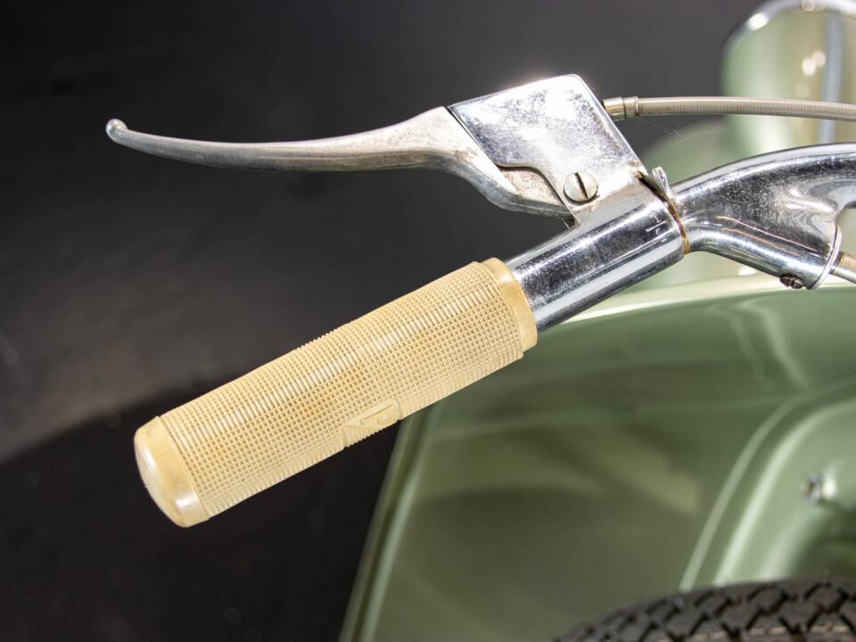 Immagine 49/50 di Piaggio Vespa 125 (1950)
