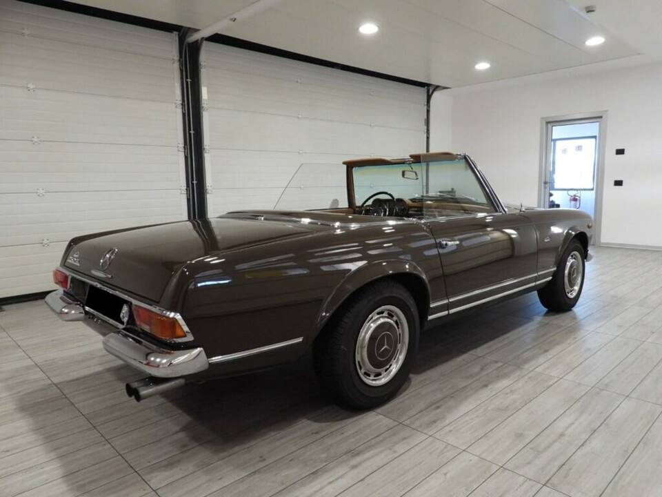 Image 4/15 de Mercedes-Benz 250 SL (1967)