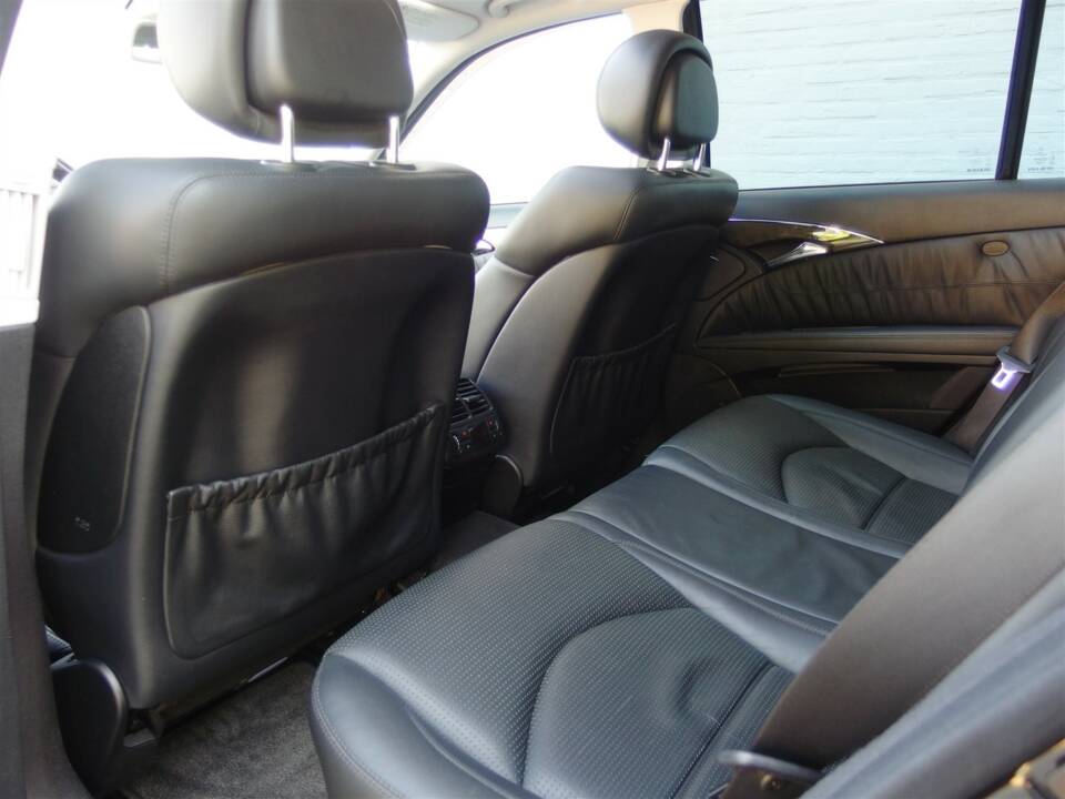 Image 53/98 of Mercedes-Benz E 63 AMG T (2008)