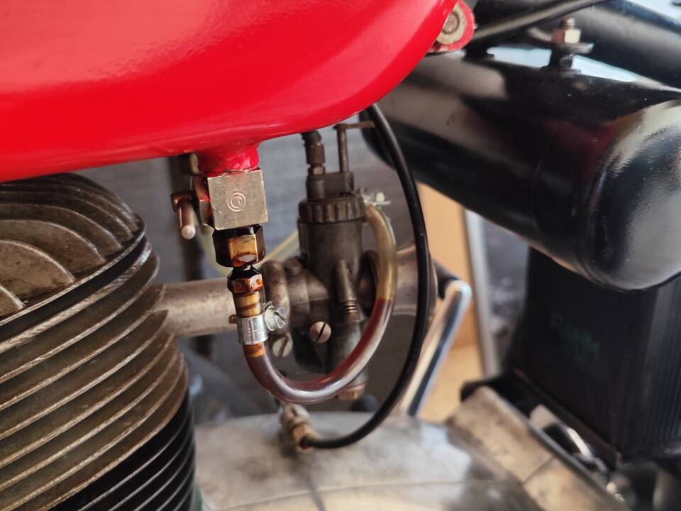 Bild 26/50 von Gilera 150 Sport (1952)