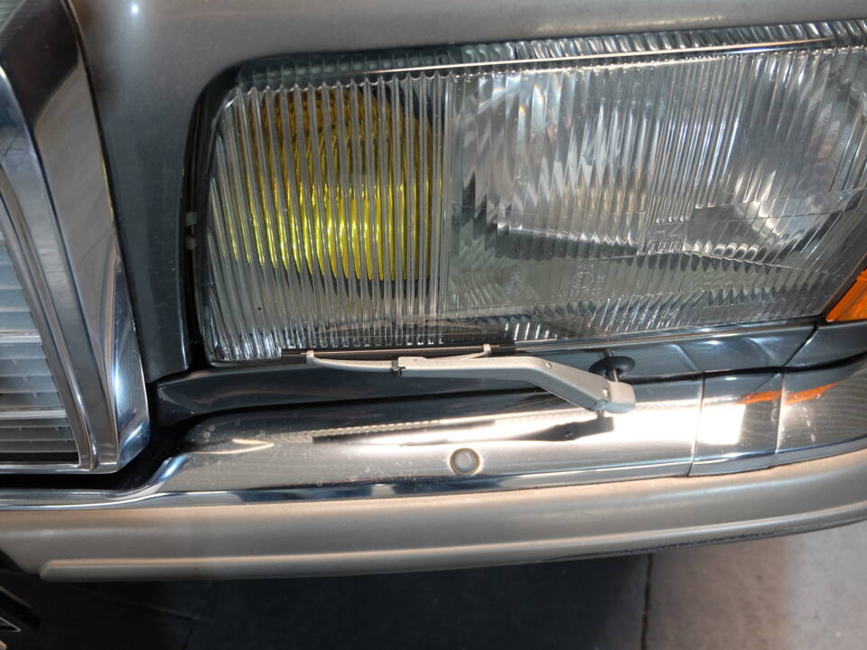 Image 6/31 of Mercedes-Benz 500 SEL (1987)
