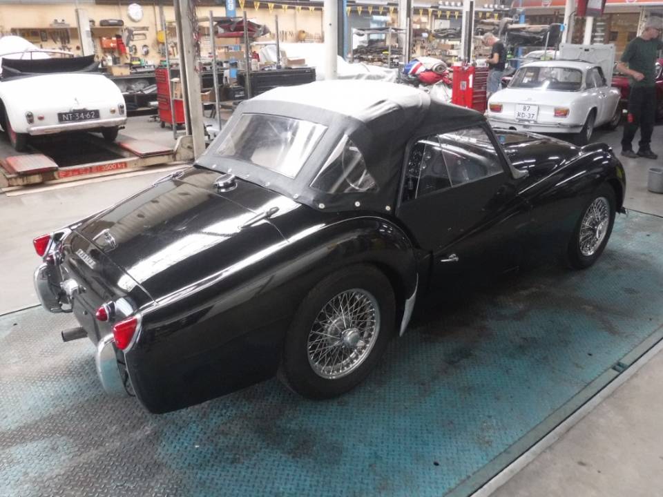 Image 5/49 of Triumph TR 3A (1960)