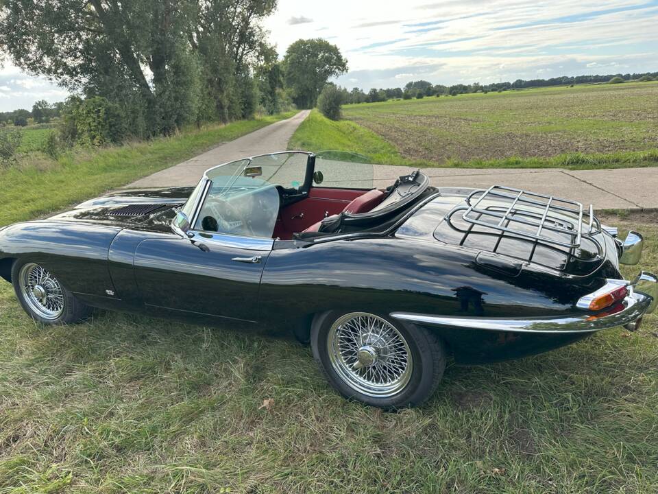 Image 6/23 de Jaguar Type E 4.2 (1964)