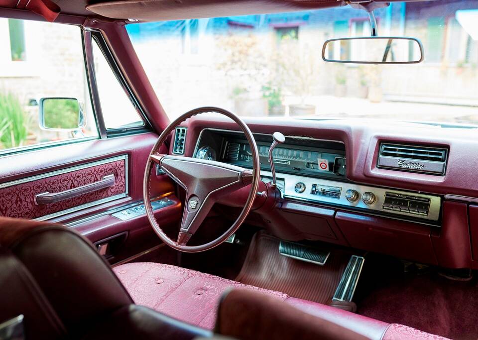 Bild 187/200 von Cadillac Coupe DeVille (1968)
