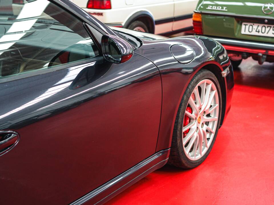 Image 34/48 of Porsche 911 Carrera 4S (2007)