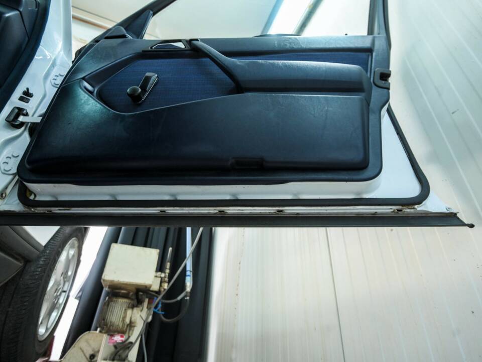 Image 47/50 of Mercedes-Benz 200 (1986)