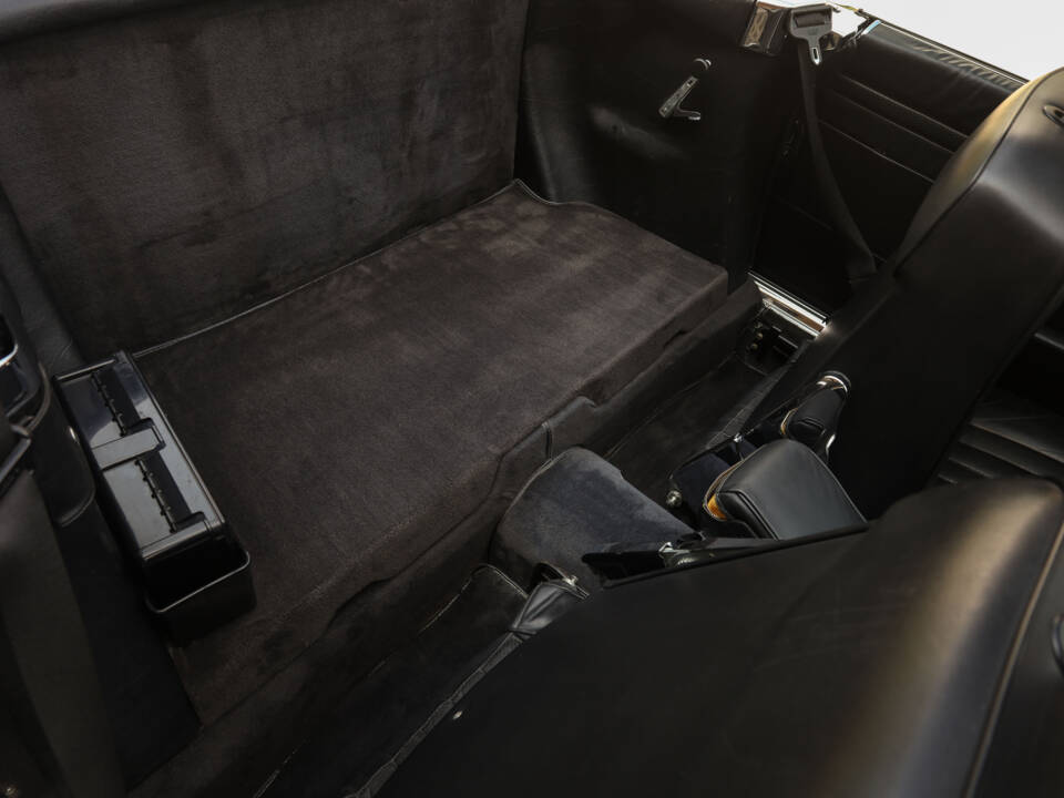 Image 33/85 of Mercedes-Benz 560 SL (1986)