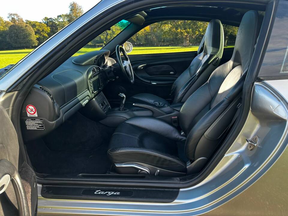 Image 36/54 de Porsche 911 Carrera (2003)