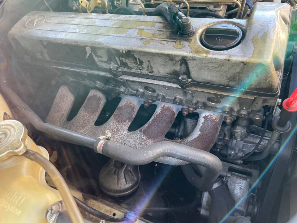 Image 47/57 of Mercedes-Benz 190 D 2.5 (1992)
