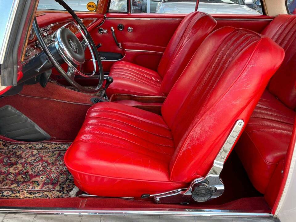 Imagen 12/20 de Mercedes-Benz 220 SE b (1965)