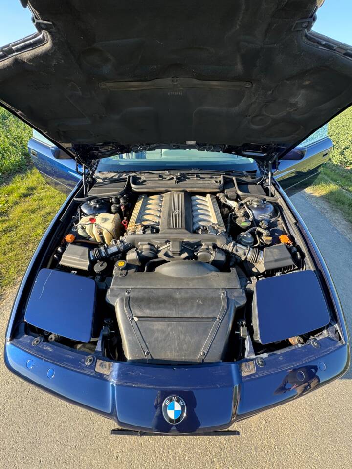 Bild 37/40 von BMW 850i (1991)