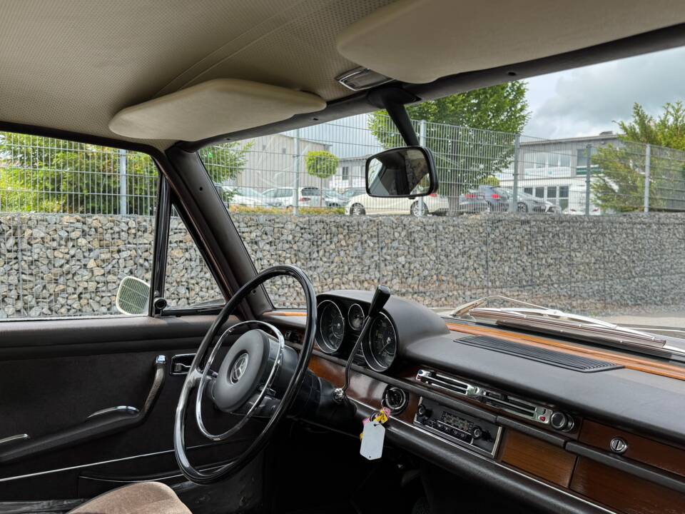 Image 32/47 of Mercedes-Benz 280 SE (1969)