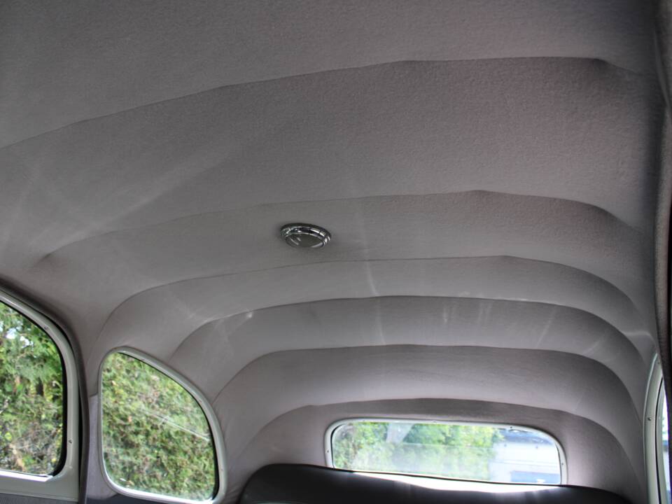 Image 37/50 of Citroën Traction Avant 11 Familiale (1955)