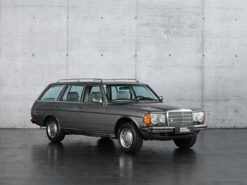 Image 3/49 of Mercedes-Benz 230 TE (1981)