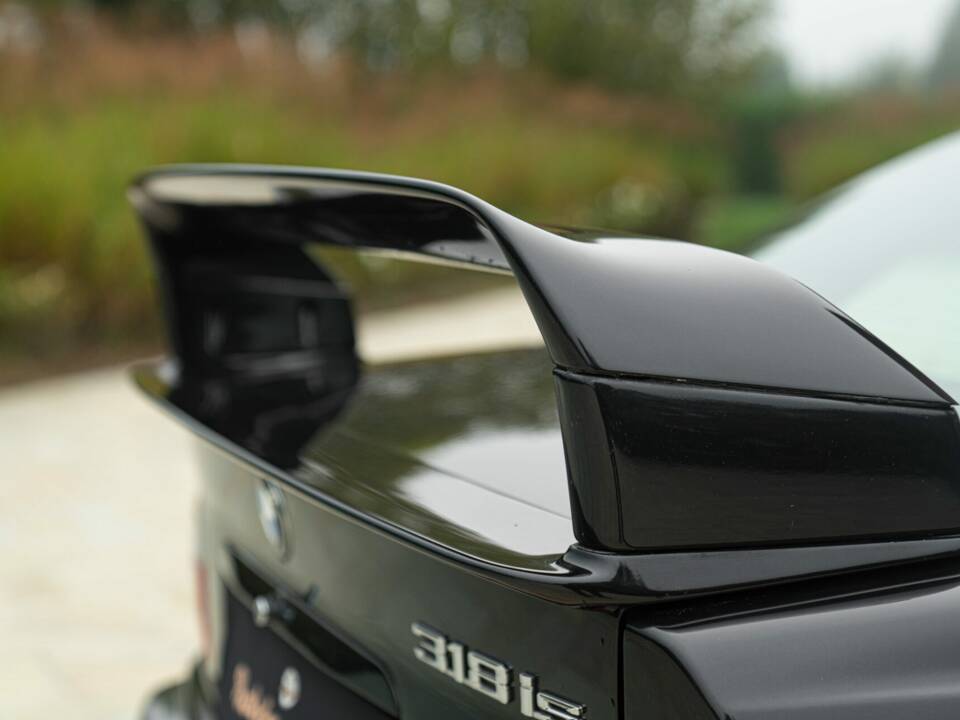 Image 12/50 of BMW 318 (1994)