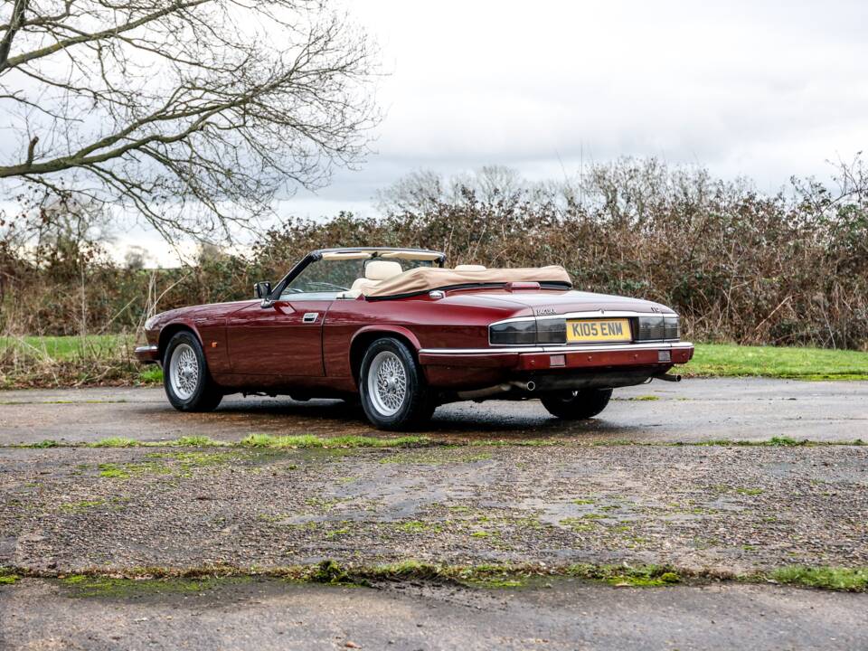 Image 10/50 of Jaguar XJS 5.3 V12 (1993)