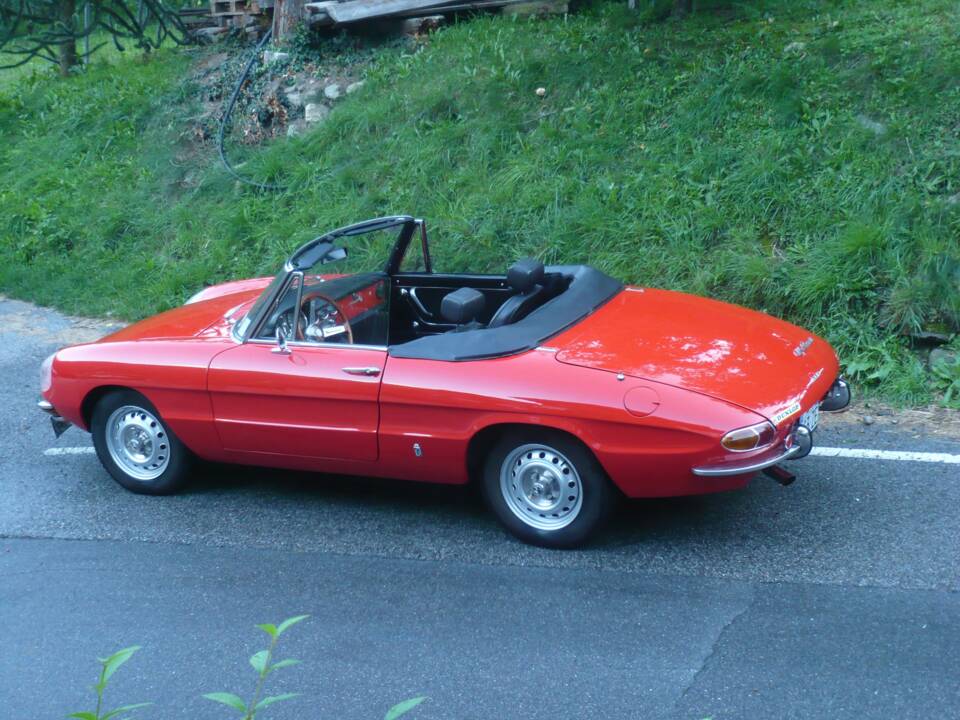 Afbeelding 6/12 van Alfa Romeo 1750 Spider Veloce (1969)