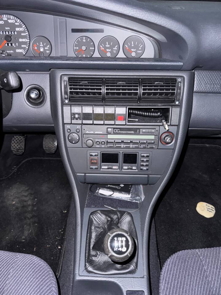Image 5/5 of Audi 100 2.6 E (1994)