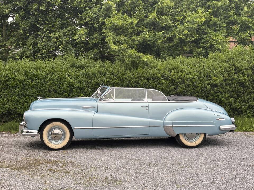 Image 7/8 of Buick Roadmaster (1947)