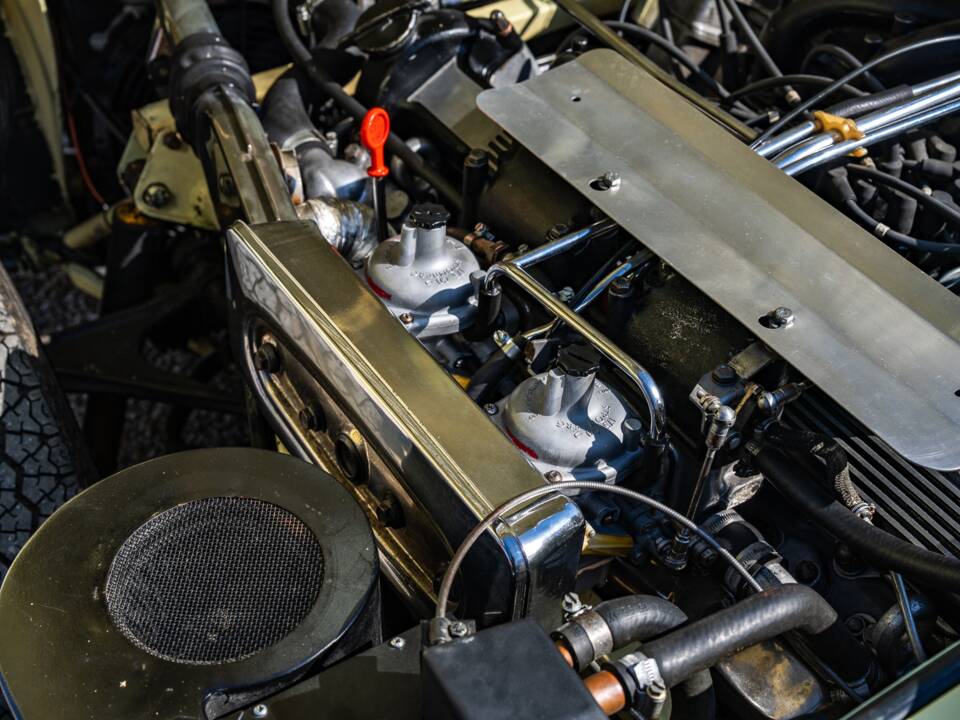 Bild 21/30 von Jaguar E-Type V12 (2+2) (1971)