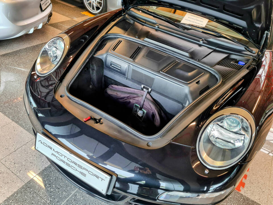 Immagine 14/17 di Porsche 911 Carrera 4S (2007)