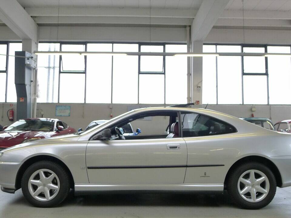 Imagen 1/32 de Peugeot 406 Coupé 2.0 16V (2000)