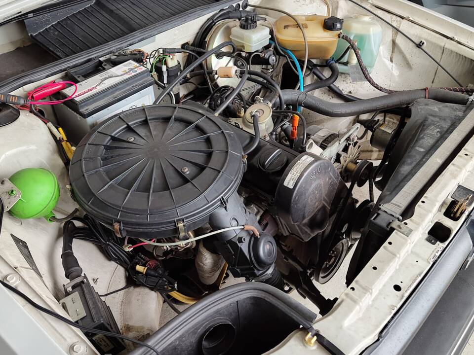 Image 28/32 of Volkswagen Passat 1.6 (1988)
