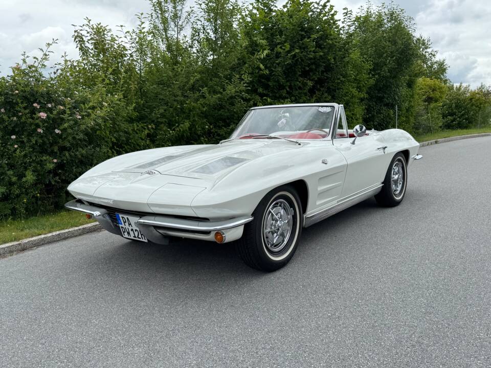 Image 2/52 of Chevrolet Corvette Sting Ray Convertible (1963)