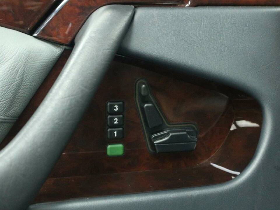 Bild 10/50 von Mercedes-Benz CL 420 (1998)