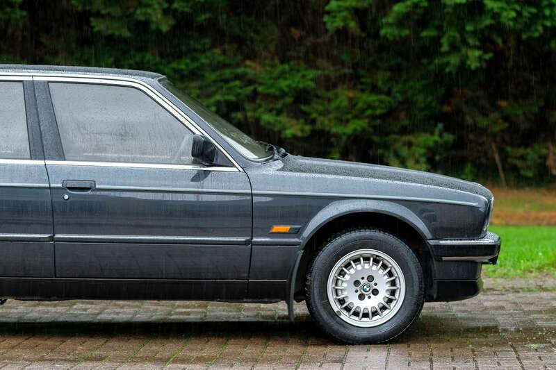 Immagine 18/50 di BMW 320i (1986)