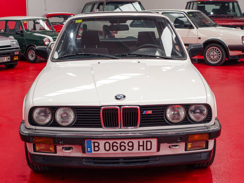 Image 38/38 of BMW 325i (1986)