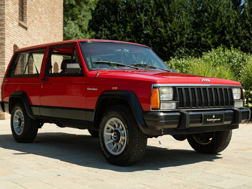 Imagen 2/50 de Jeep Cherokee 2.8L V6 (1985)