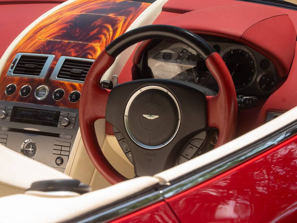 Image 47/52 of Aston Martin DB 9 Volante (2006)