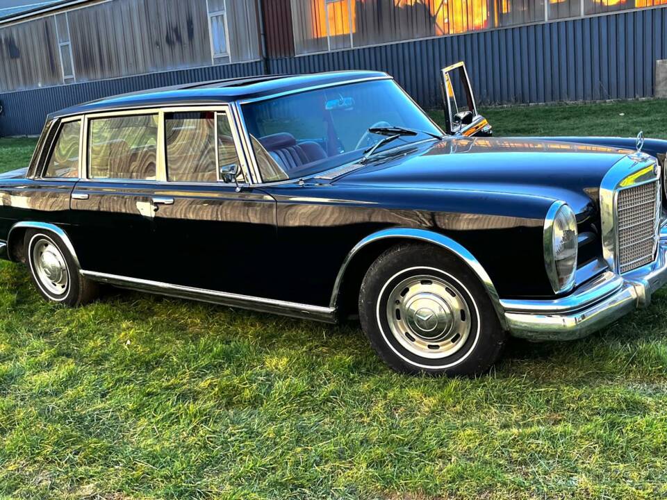 Image 2/7 of Mercedes-Benz 600 (1967)