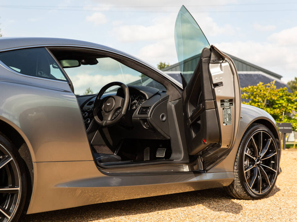 Image 48/78 de Aston Martin DB 9 GT &quot;Bond Edition&quot; (2015)