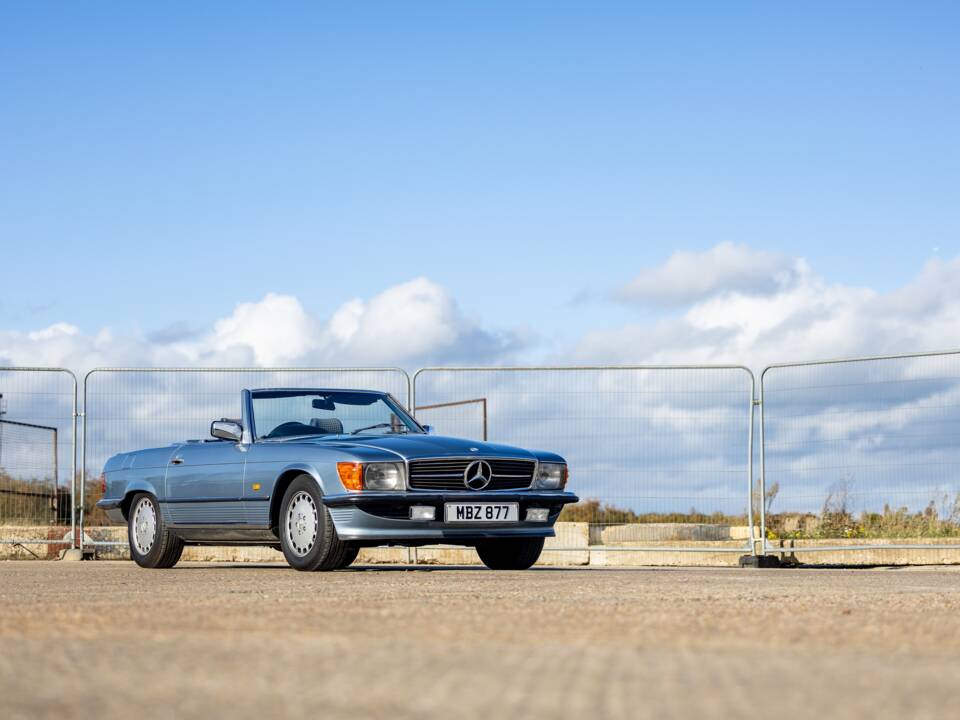 Image 20/47 of Mercedes-Benz 300 SL (1987)