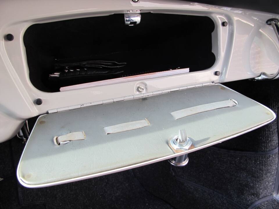 Image 71/100 of Porsche 356 B 1600 Super (1961)